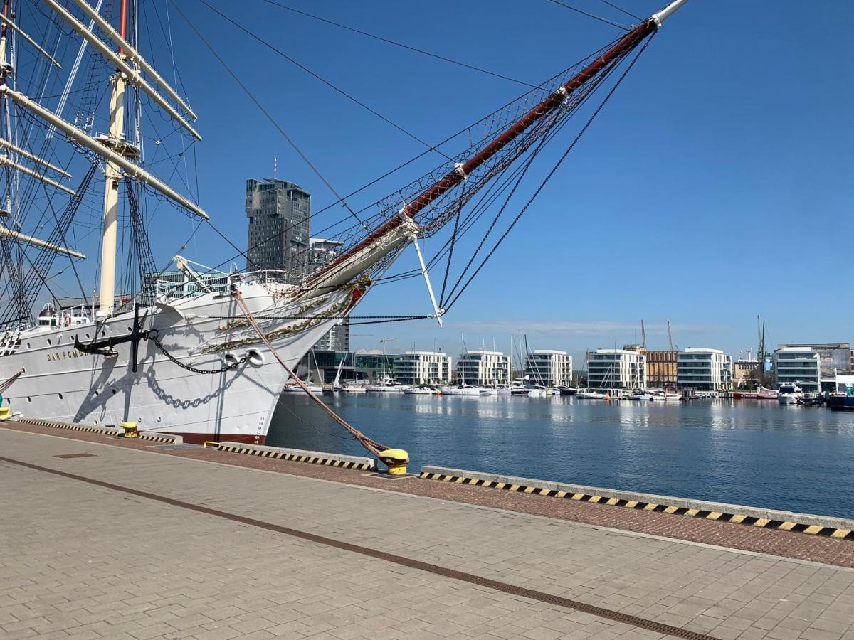Apartament Yacht Park Marina Гдиня Екстериор снимка