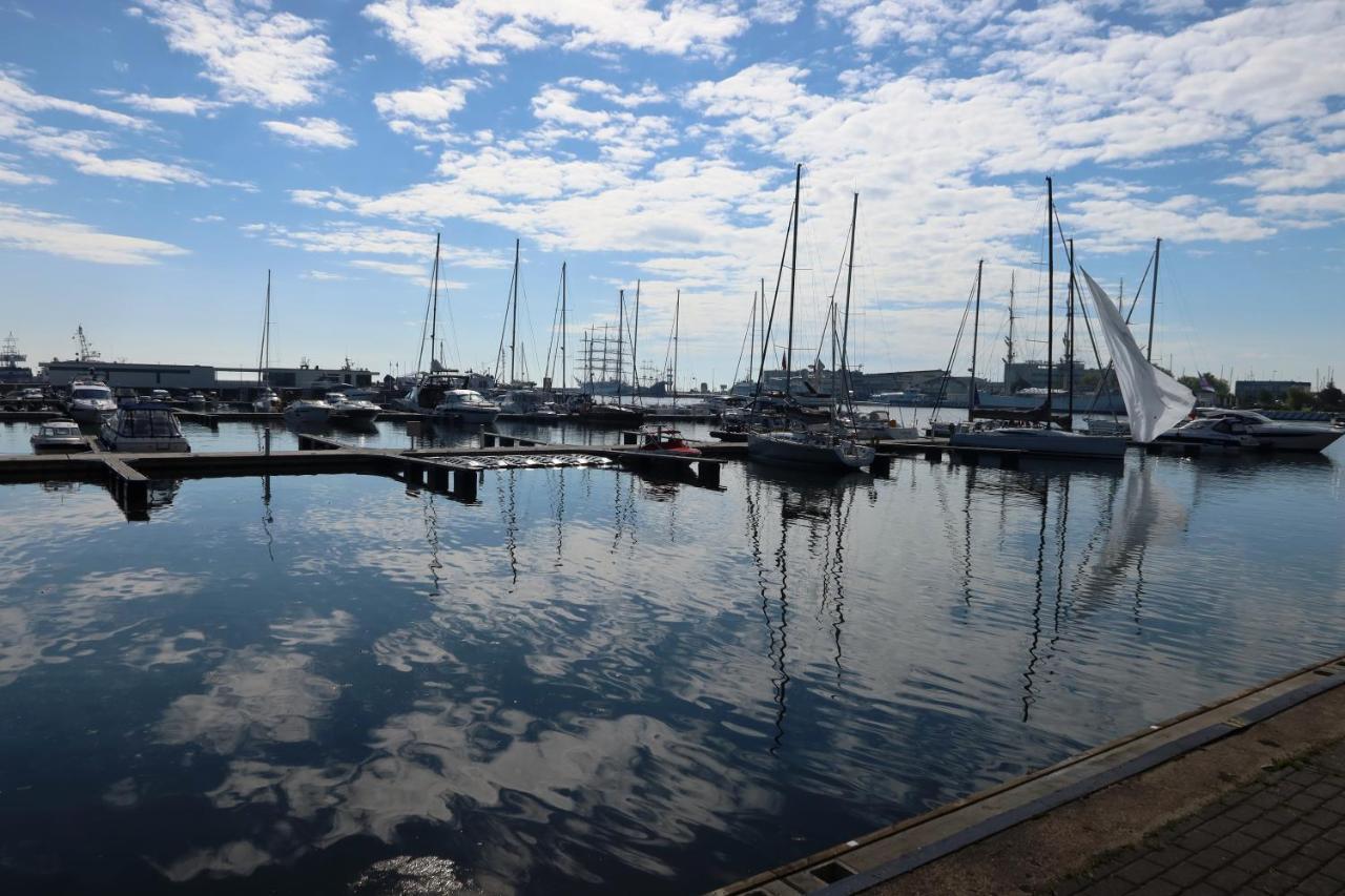 Apartament Yacht Park Marina Гдиня Екстериор снимка